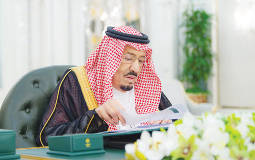 خادم الحرمين خلال رئاسته مجلس الوزراء