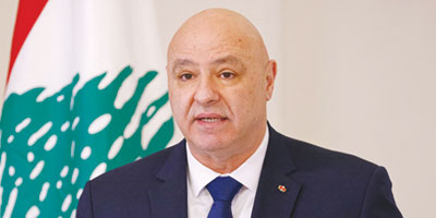 الرئيس اللبناني يشيد بدور الجيش في بسط سلطة الدولة 