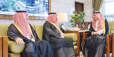 أمير منطقة الرياض يستقبل رئيس الجامعة السعودية الإلكترونية 