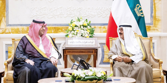 أمير الكويت خلال استقباله الأمير تركي بن محمد بن فهد