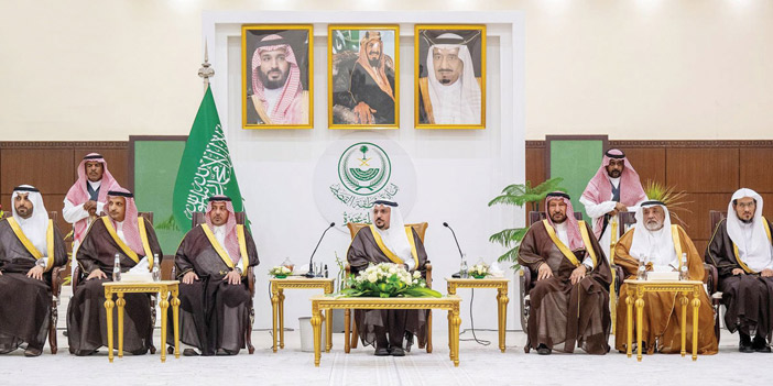 سموه خلال لقائه المسؤولين والمواطنين في عنيزة