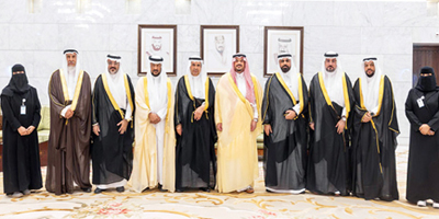 نائب أمير منطقة الرياض يلتقي أعضاء جمعية نوارة للترميم 