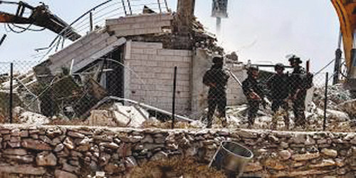 اعتقل 32 فلسطينياً 