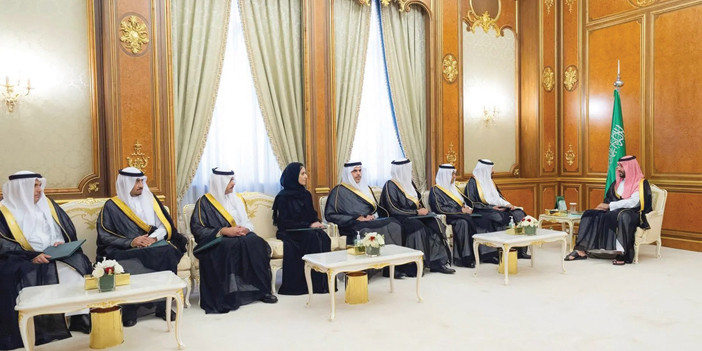 سمو ولي العهد خلال أداء سفراء خادم الحرمين المعينين حديثًا لدى عدد من الدول القسم أمس