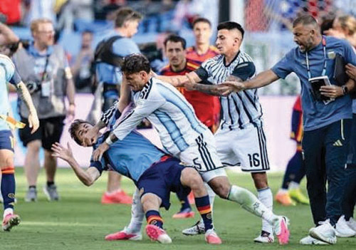 «فيفا»: عقوبات تأديبية على خلفية أحداث نهائي كأس العالم 