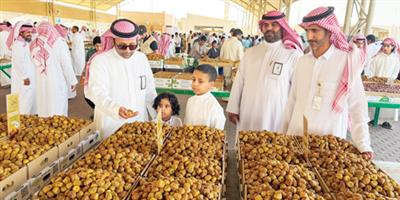 انطلاق سوق التمور بالرس 