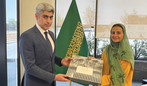  الأميرة سارة بنت بندر خلال استقبالها مستشار سفارة أذربيجان