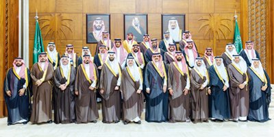 أمير المنطقة الشرقية يلتقي منسوبي فرع الموارد البشرية والتنمية 
