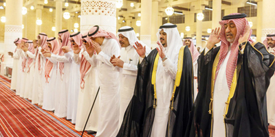 نائب أمير منطقة الرياض يؤدي الصلاة على والدة الأمير حمود بن سعود 