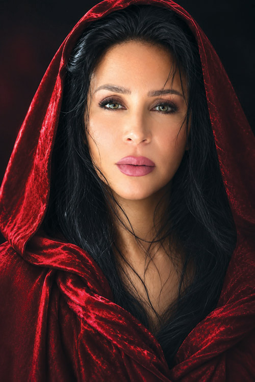  أمل حجار الكاتبة والمنتجة السينمائية