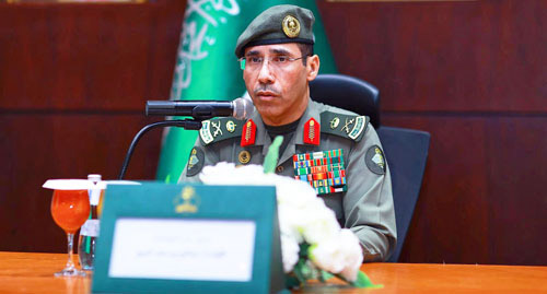 مدير الجوازات يلتقي الضباط الخريجين 
