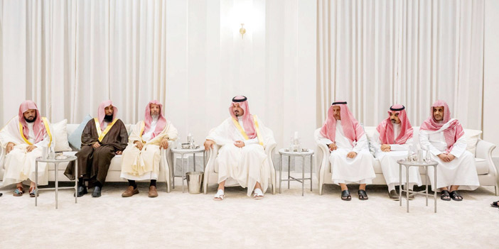 سموه خلال أدائه واجب العزاء