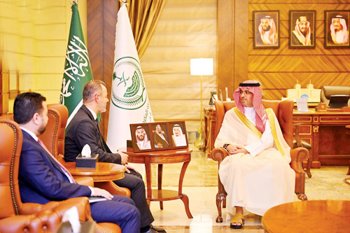 من اللقاء