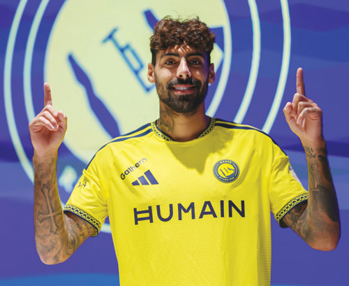 البرتغالي سامو كوستا نصراوياً بعقد لأربع سنوات 