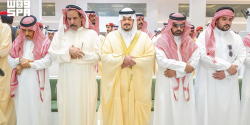 نائب أمير منطقة الرياض يؤدي الصلاة على محمد المطيري 