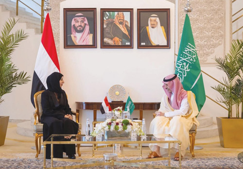  وزير الخارجية مستقبلا نظيرته اليمنية
