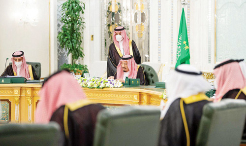 خادم الحرمين خلال ترؤسه جلسة مجلس الوزراء