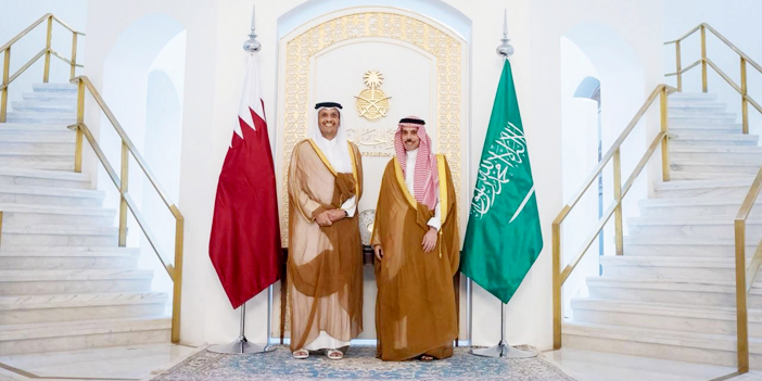 وزير الخارجية خلال استقباله نظيره القطري