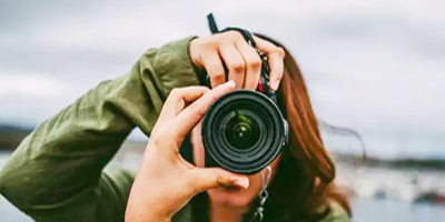 التصوير.. عدسة توثق اللحظة وتحكي ملامح التغيّر 
