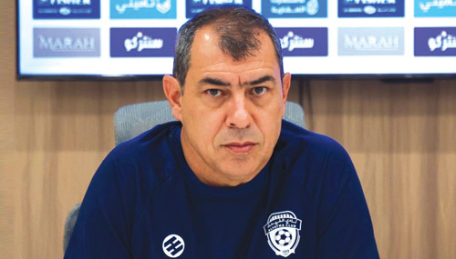 كاريلي يتحدث في المؤتمر الصحفي