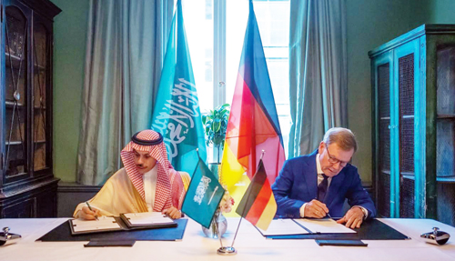 وزير الخارجية ونظيره الألماني يوقعان مذكرة تفاهم لإقامة حوار إستراتيجي 