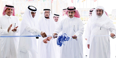 رئيس جامعة المجمعة يفتتح مبنى التعليم الافتراضي ومقر سيفال السعودية 