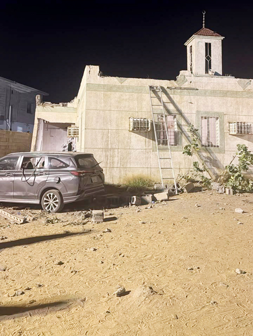 تضررت على إثره عدد من المباني والمركبات 