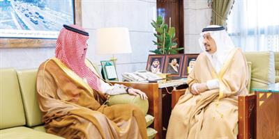 أمير منطقة الرياض يستقبل أمين المنطقة وعدداً من المسؤولين 