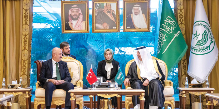 نائب وزير الداخلية المكلف يستقبل نظيره التركي 
