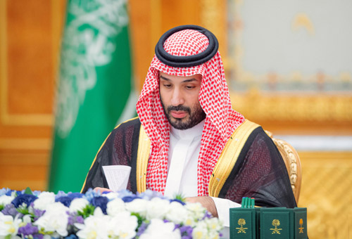 ولي العهد خلال رئاسته جلسة مجلس الوزراء أمس
