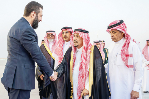 أمير منطقة الرياض في مقدمة مستقبلي ومودعي الرئيس السوري 