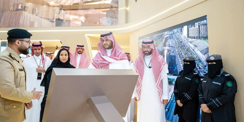 الأمير تركي بن محمد يزور معرض الصقور والصيد السعودي 