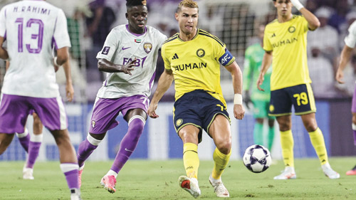 النصر يحاول الخروج من المركز الأخير بعد رباعية العين