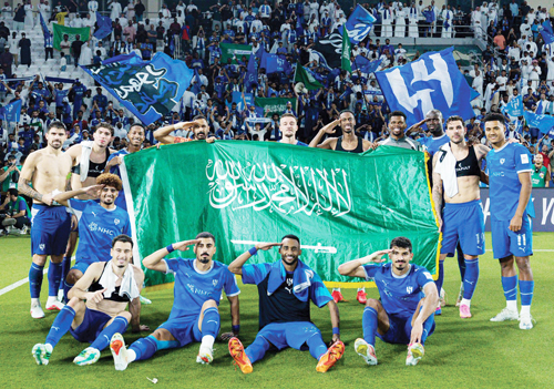 احتفال الهلاليين تزين بشعار الوطن