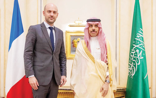 وزير الخارجية خلال استقباله نظيره الفرنسي