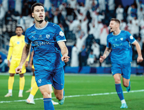 مارتينيلي أنقذ الهلال من التعادل وأعاد الصدارة