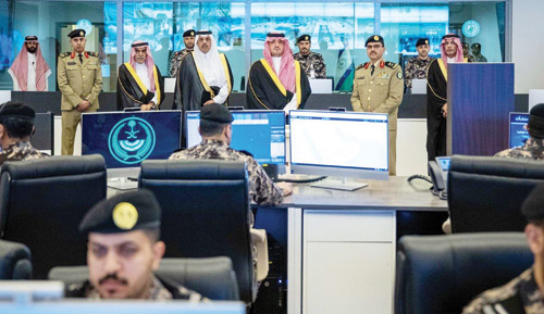 وزير الداخلية يقف على سير العمل بقيادة قوات أمن المنشآت بالرياض