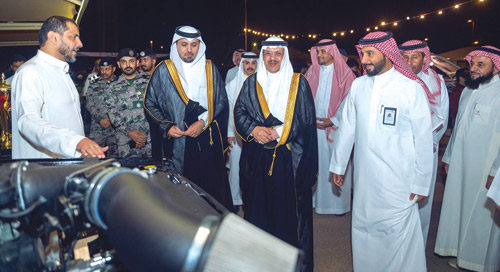 من الملتقى