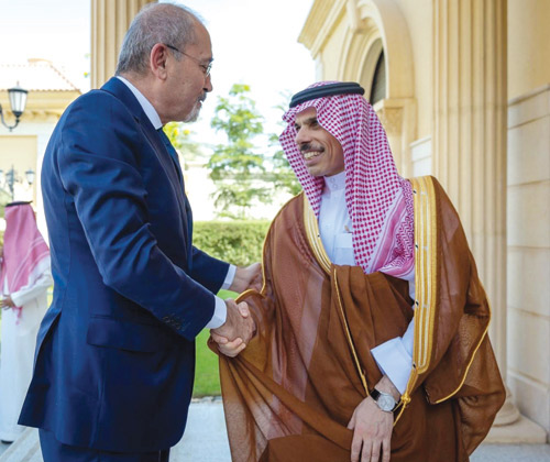 جانب من الاجتماع السعودي الأردني في الرياض