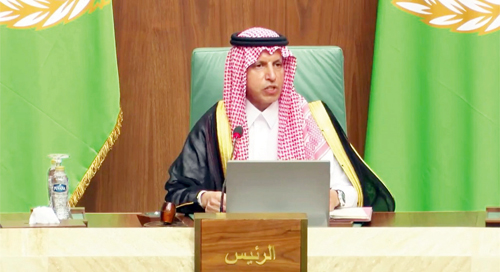 العتيبي خلال إلقاء كلمته عقب انتخابه