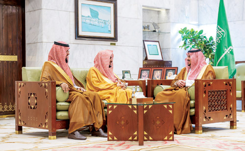 نائب أمير الرياض يطلع على أنشطة مجلس الجمعيات الأهلية بالمنطقة 